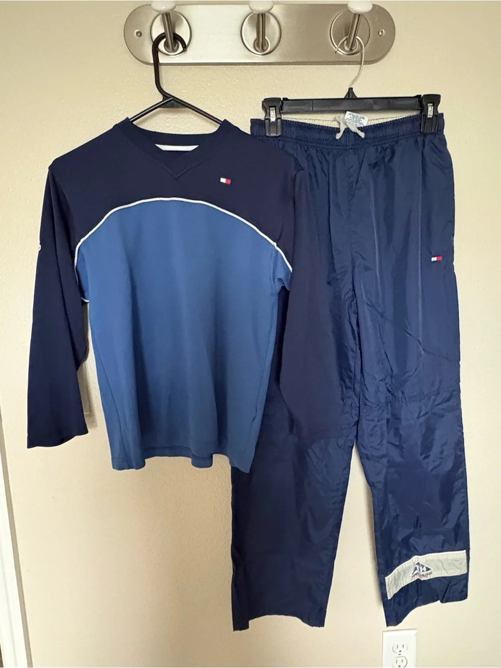 Boys Nike hoodie and Tommy Hilfiger shirt and pants set Size 14/XL